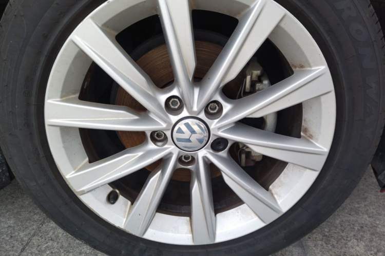 Used Volkswagen Beetle 2018 280TSI Zongle Model Right Front Wheel Hub