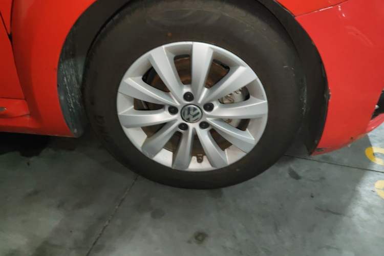 Used Volkswagen Beetle 2018 180TSI Yile Model Right Front Wheel Hub