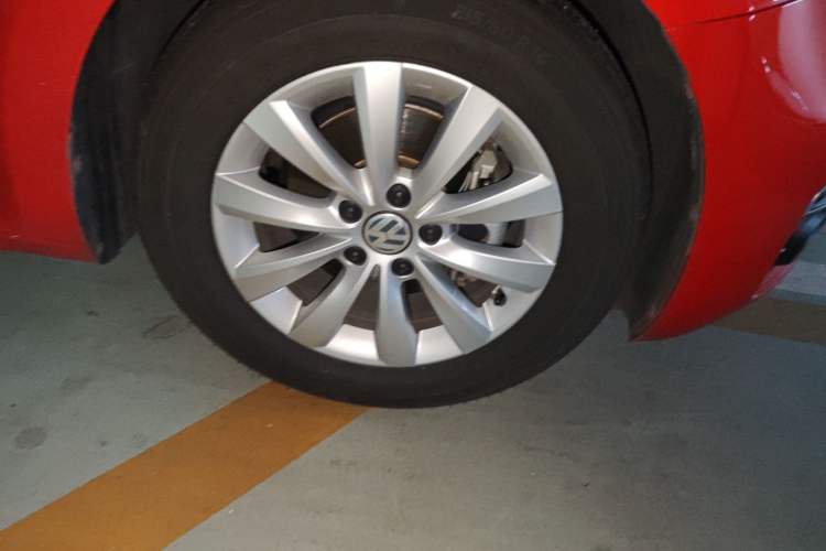 Used Volkswagen Beetle 2018 180TSI Yile Model Right Front Wheel Hub