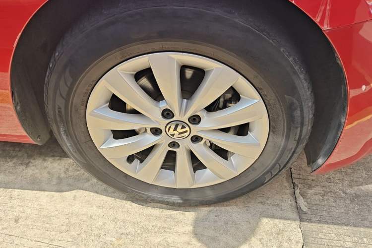 Used Volkswagen Beetle 2018 180TSI Yile Model Right Front Wheel Hub