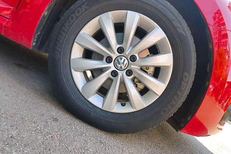 Used Volkswagen Beetle 2018 180TSI Yile Model Right Front Wheel Hub