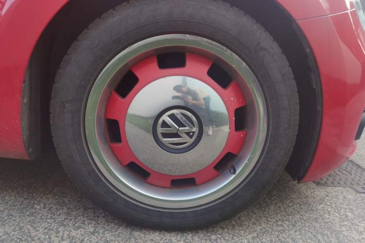 Used Volkswagen Beetle 2018 180TSI Majestic Red Edition Right Front Wheel Hub
