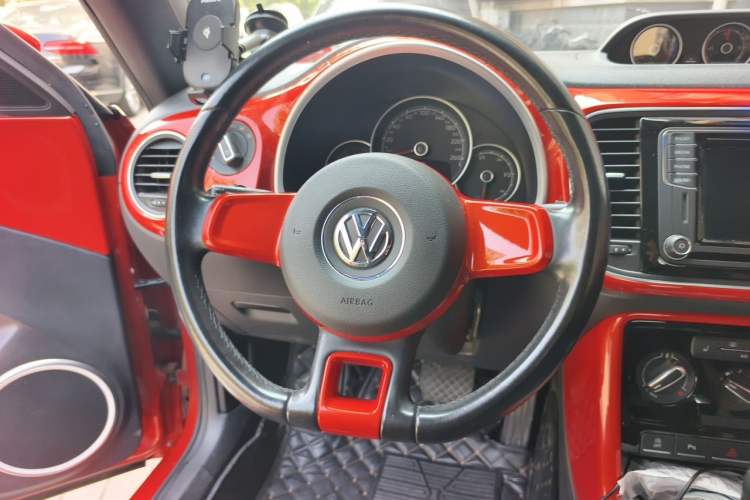 Used Volkswagen Beetle 2018 180TSI Joyful Orange Edition Steering Wheel