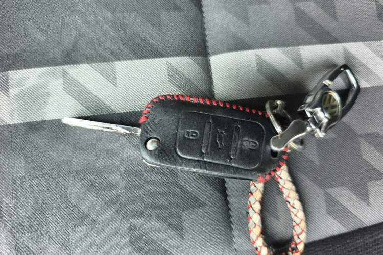 Used Volkswagen Beetle 2018 180TSI Joyful Orange Edition Vehicle Key
