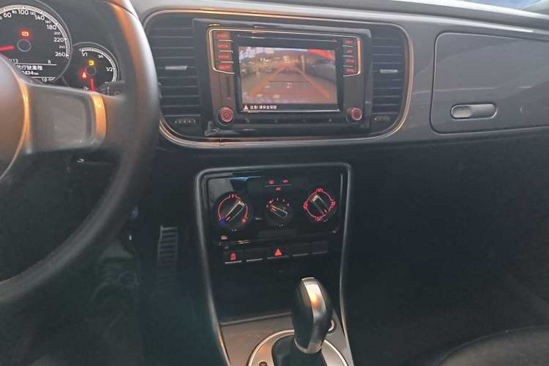 Used Volkswagen Beetle 2018 180TSI Yile Model Audio And AC Panel