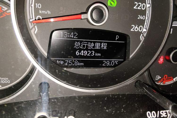 Used Volkswagen Beetle 2018 180TSI Yile Model Odometer Close Up