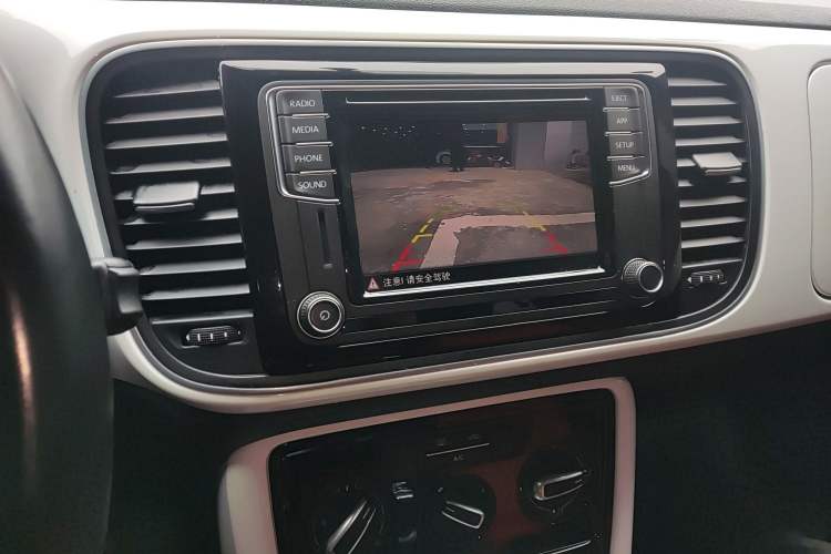 Used Volkswagen Beetle 2018 180TSI Yile Model Audio And AC Panel