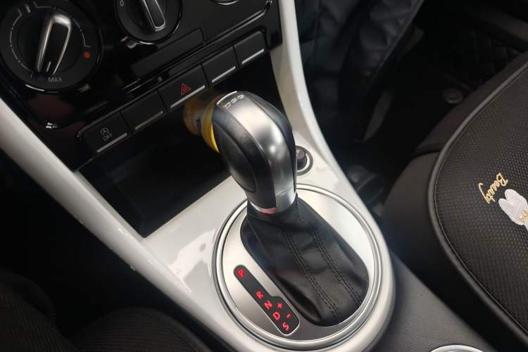 Used Volkswagen Beetle 2018 180TSI Yile Model Gear Lever