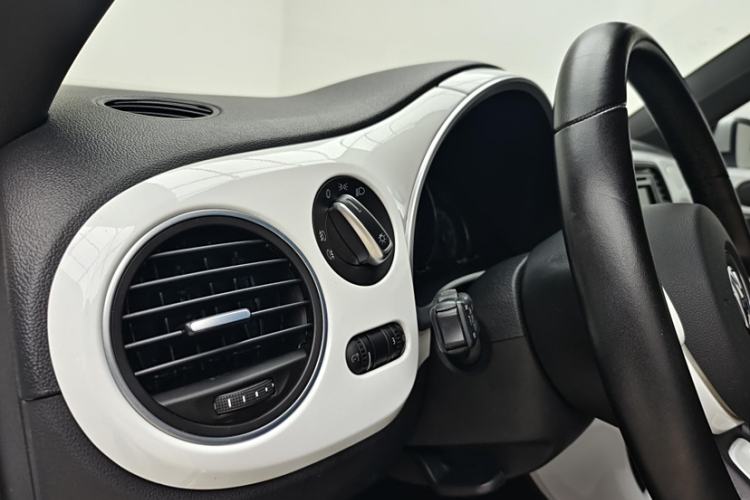 Used Volkswagen Beetle 2018 180TSI Yile Model Interior 3