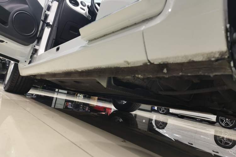 Used Volkswagen Beetle 2018 180TSI Shangle Model Left Side Sill