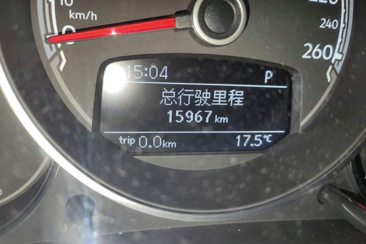 Used Volkswagen Beetle 2018 180TSI Yile Model Odometer Close Up