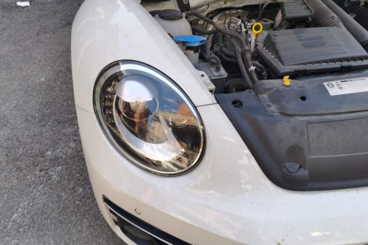 Used Volkswagen Beetle 2018 180TSI Shangle Model Right Front Headlight