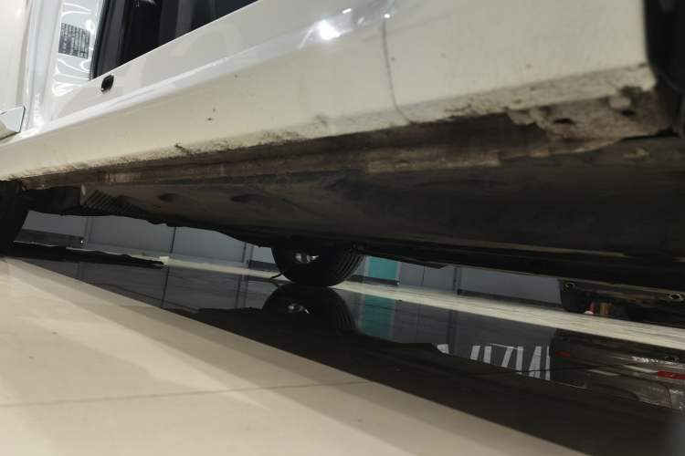 Used Volkswagen Beetle 2018 180TSI Shangle Model Right Side Sill