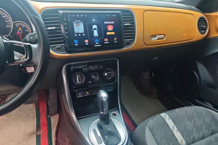 Used Volkswagen Beetle 2018 180TSI Dune Off-Road Edition Audio And AC Panel