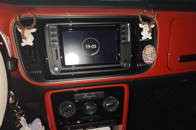 Used Volkswagen Beetle 2018 180TSI Yile Model Audio And AC Panel