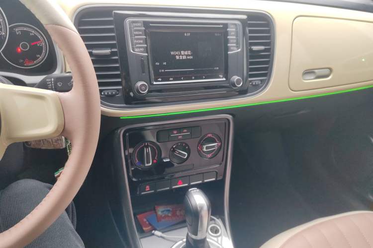 Used Volkswagen Beetle 2018 180TSI Yile Model Audio And AC Panel