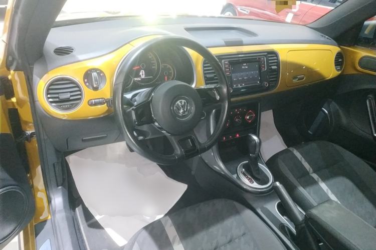 Used Volkswagen Beetle 2018 180TSI Dune Off-Road Edition Center Console