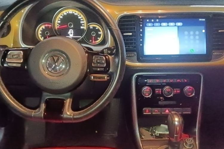 Used Volkswagen Beetle 2018 280TSI Dune Off-Road Edition Center Console