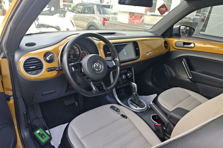 Used Volkswagen Beetle 2018 180TSI Dune Off-Road Edition Center Console