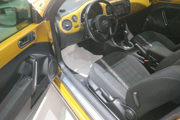 Used Volkswagen Beetle 2018 180TSI Dune Off-Road Edition Driver Seat