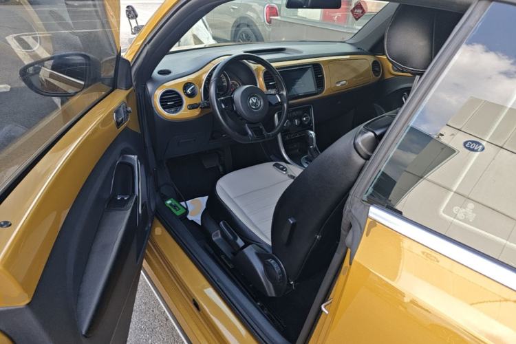 Used Volkswagen Beetle 2018 180TSI Dune Off-Road Edition Driver Seat