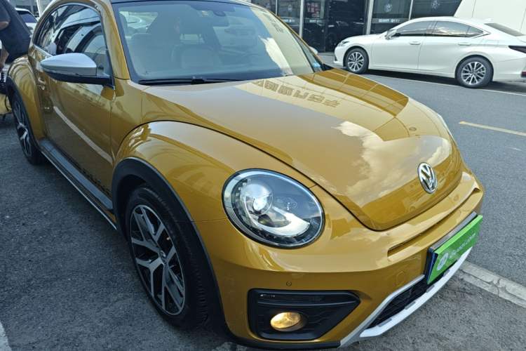 Used Volkswagen Beetle 2018 180TSI Dune Off-Road Edition Front Right 45 Deg