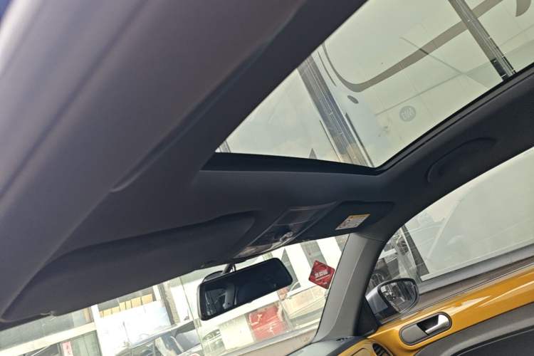Used Volkswagen Beetle 2018 180TSI Dune Off-Road Edition Headliner