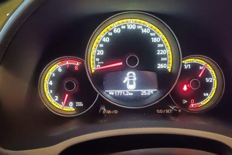 Used Volkswagen Beetle 2018 280TSI Dune Off-Road Edition Instrument Cluster
