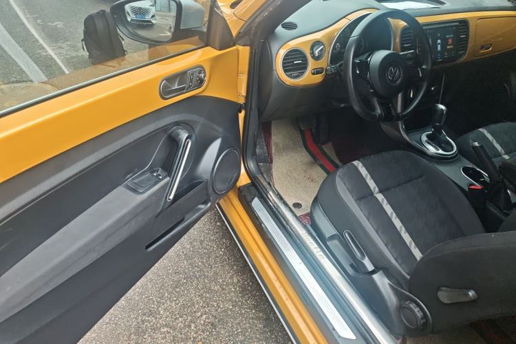 Used Volkswagen Beetle 2018 180TSI Dune Off-Road Edition Interior 3