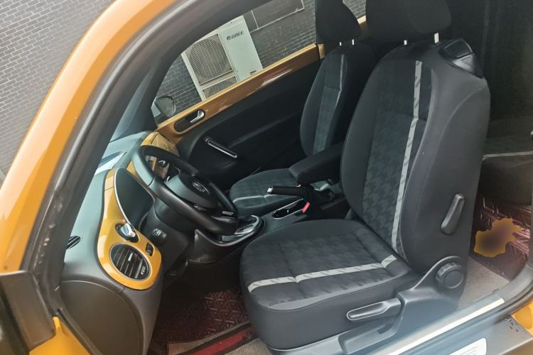 Used Volkswagen Beetle 2018 180TSI Dune Off-Road Edition Left Front Seat