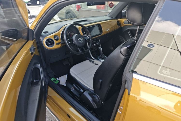 Used Volkswagen Beetle 2018 180TSI Dune Off-Road Edition Left Front Seat