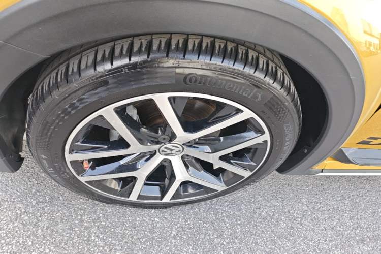Used Volkswagen Beetle 2018 180TSI Dune Off-Road Edition Left Front Wheel Hub