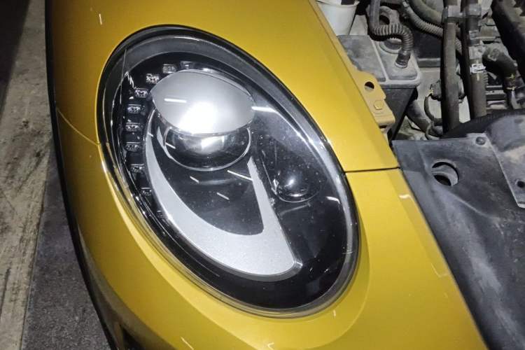 Used Volkswagen Beetle 2018 280TSI Dune Off-Road Edition Right Front Headlight