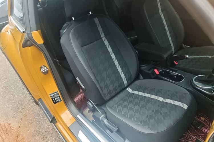 Used Volkswagen Beetle 2018 180TSI Dune Off-Road Edition Right Front Seat