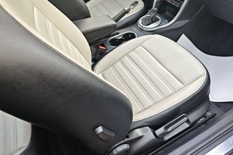 Used Volkswagen Beetle 2018 180TSI Dune Off-Road Edition Right Front Seat