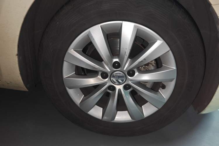 Used Volkswagen Beetle 2018 180TSI Yile Model Right Front Wheel Hub