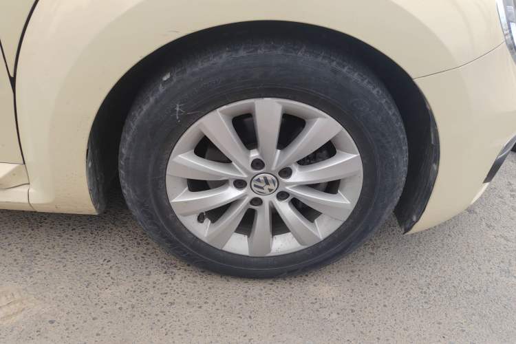 Used Volkswagen Beetle 2018 180TSI Yile Model Right Front Wheel Hub