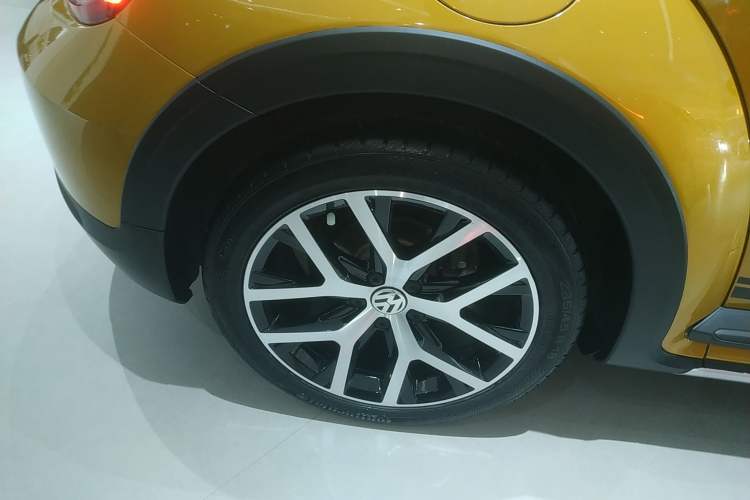 Used Volkswagen Beetle 2018 180TSI Dune Off-Road Edition Right Rear Wheel Hub