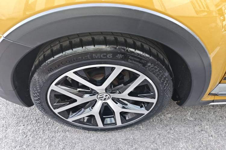 Used Volkswagen Beetle 2018 180TSI Dune Off-Road Edition Right Rear Wheel Hub
