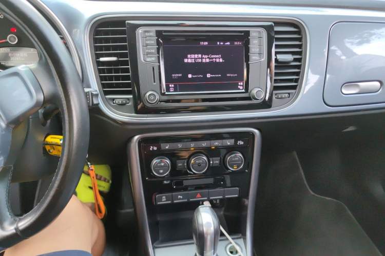 Used Volkswagen Beetle 2019 180TSI Classic Edition Audio And AC Panel