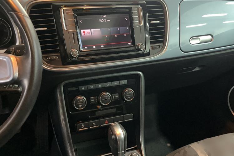 Used Volkswagen Beetle 2019 180TSI Classic Edition Audio And AC Panel