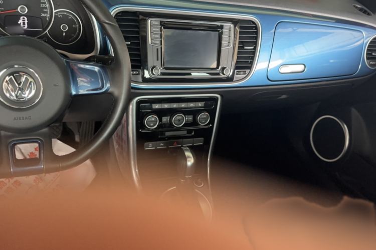 Used Volkswagen Beetle 2019 180TSI Classic Edition Audio And AC Panel