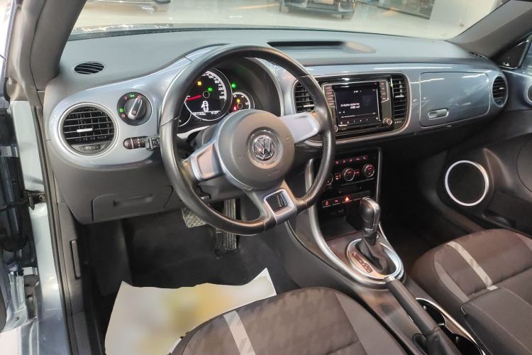 Used Volkswagen Beetle 2019 180TSI Classic Edition Center Console