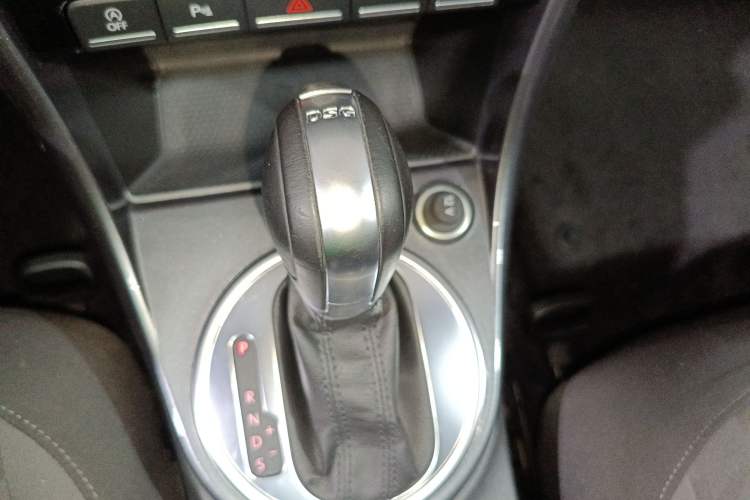 Used Volkswagen Beetle 2019 180TSI Classic Edition Gear Lever