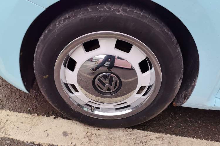Used Volkswagen Beetle 2019 180TSI Collector's Edition Left Front Wheel Hub