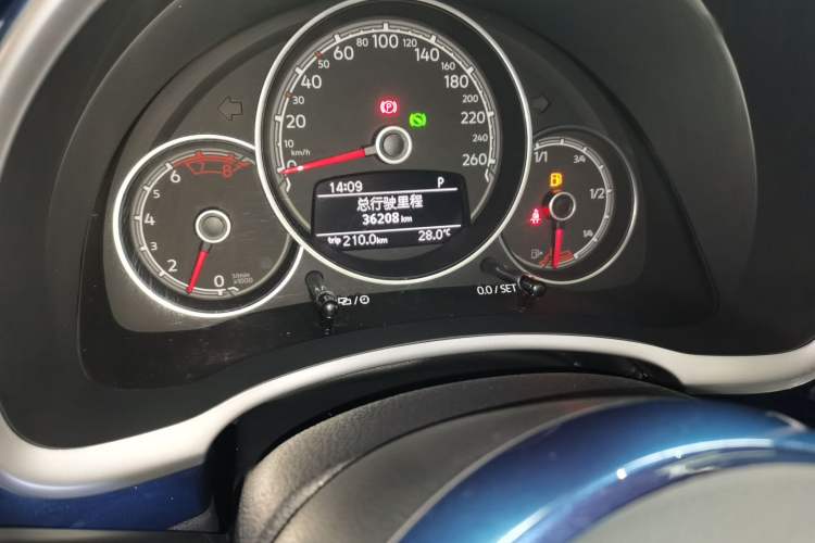 Used Volkswagen Beetle 2019 180TSI Classic Edition Odometer Close Up