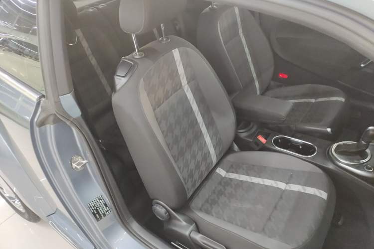 Used Volkswagen Beetle 2019 180TSI Classic Edition Right Front Seat