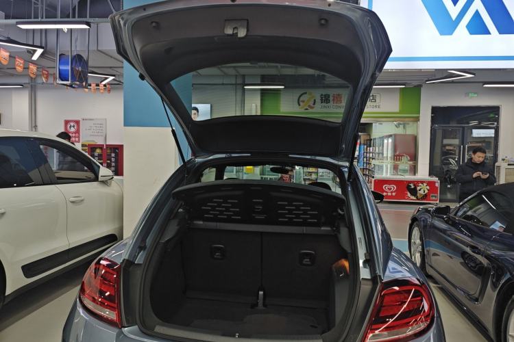 Used Volkswagen Beetle 2019 180TSI Classic Edition Trunk