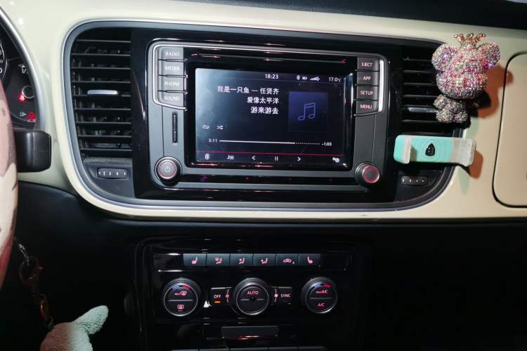 Used Volkswagen Beetle 2019 180TSI Collector's Edition Audio And AC Panel