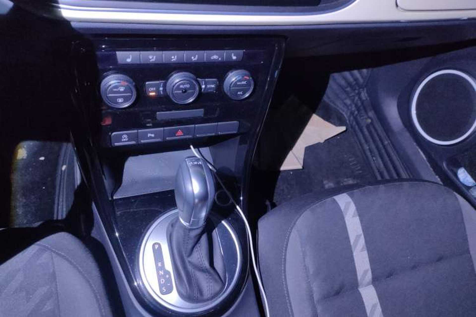Used Volkswagen Beetle 2019 180TSI Collector's Edition Gear Lever